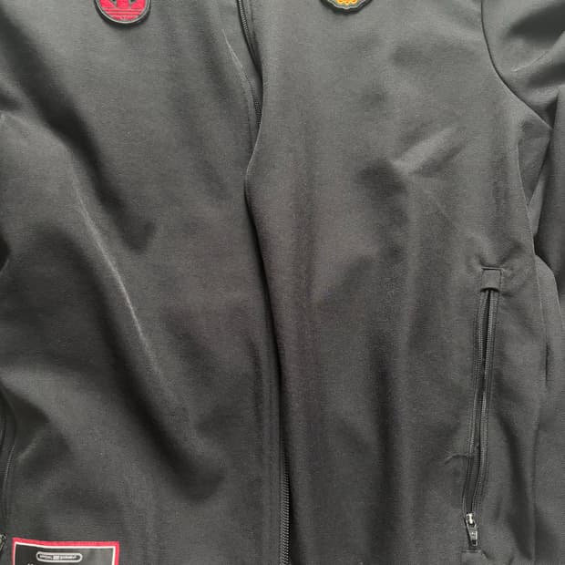 [급처] 맨유 아이콘 트랙탑 XL