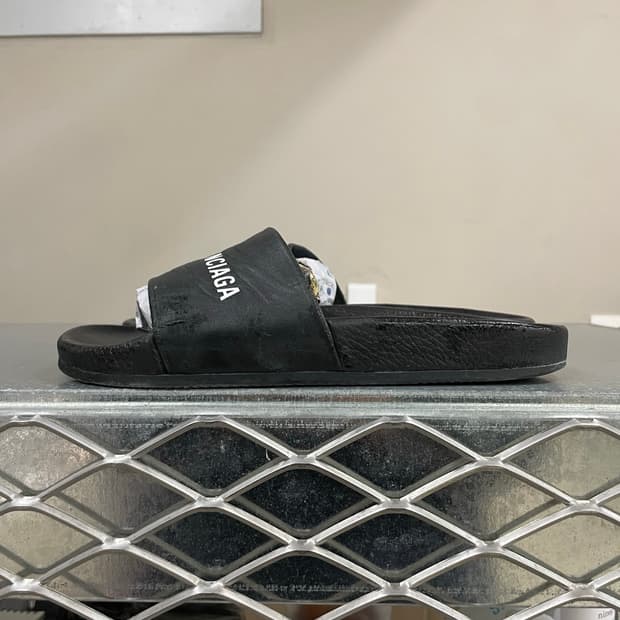 발렌시아가 로고 슬라이드 39