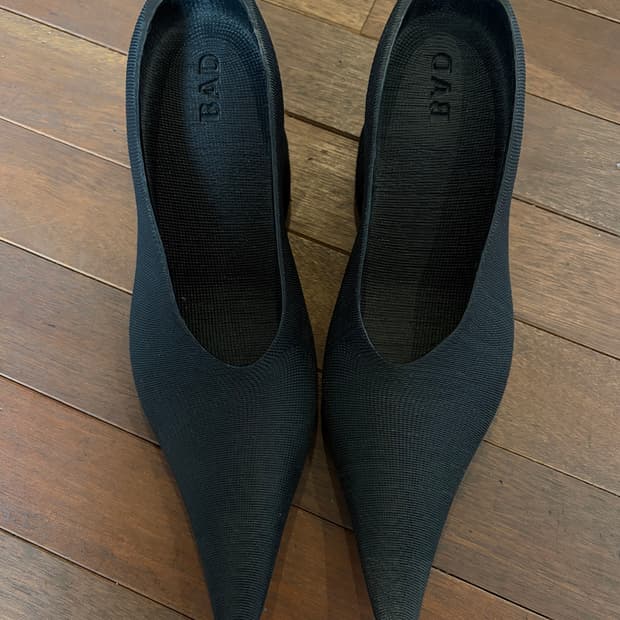 BAD pointed toe heel