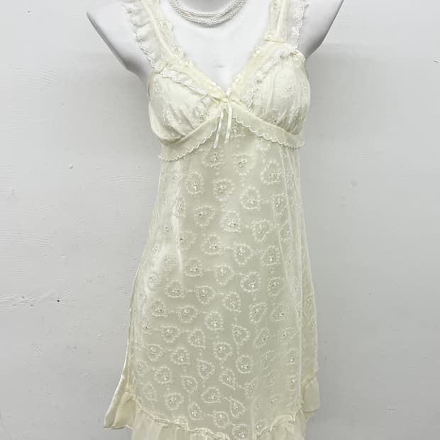 히메갸루 크림 레이스 자수 슬립