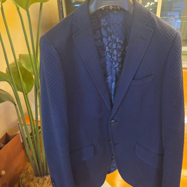 에트로 자켓입니다 