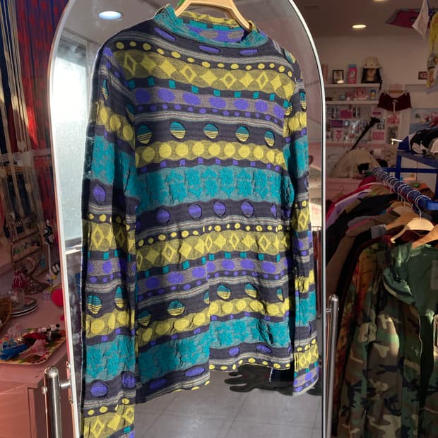 빈티지 블루그린 그런지 패턴 반 폴라 탑