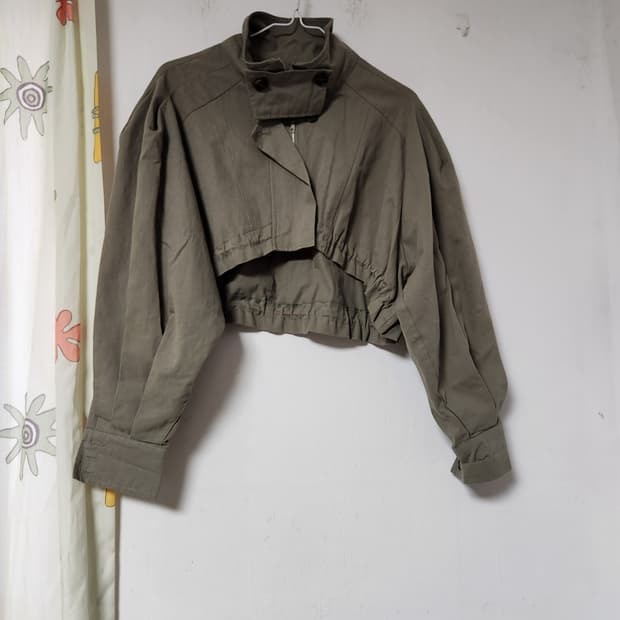 카키색 크롭 야상 점퍼 F(~77)