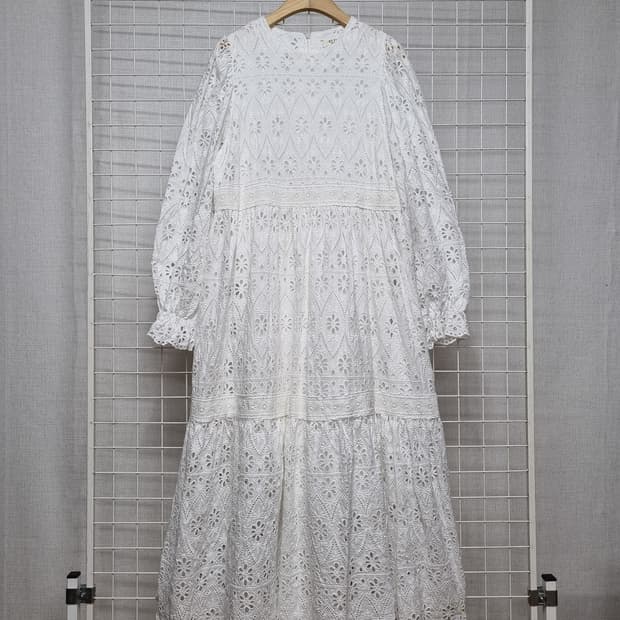 (택포) 바이플로우 바이씨니 펀칭원피스