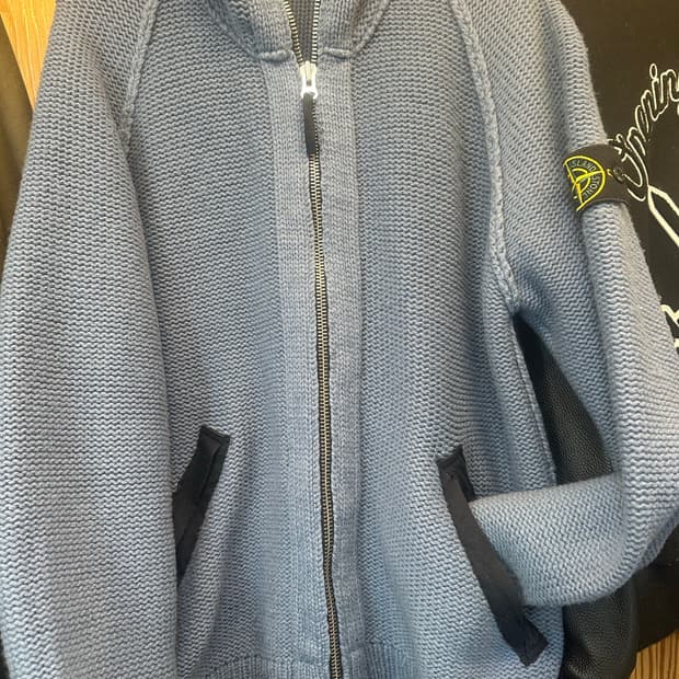 스톤아일랜드 블루 니트 후드 집업