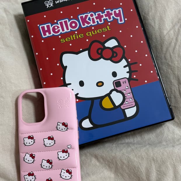 어반 소피스티케이션 아이폰 16 헬로키티