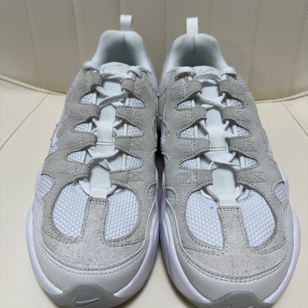 NIKE 테크헤라 240