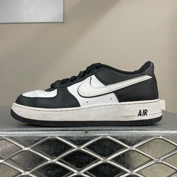 나이키 에어포스1 LV8 2 블랙화이트 250 (gr-4685)