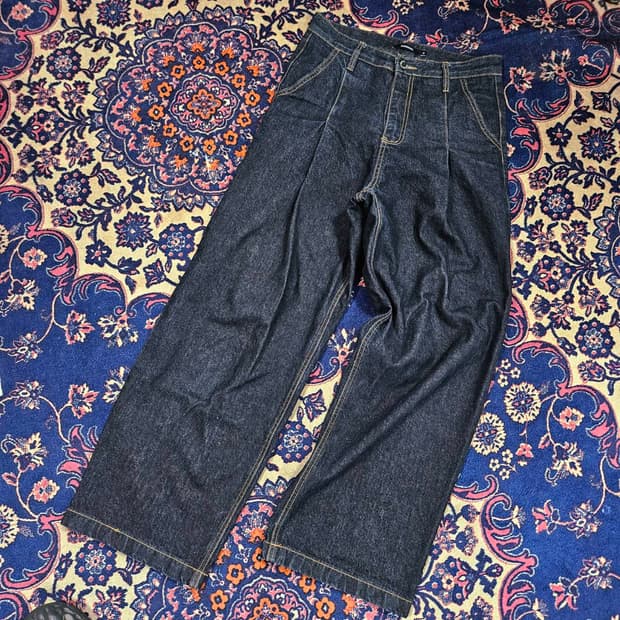 다이에그널 핀턱 생지 와이드
데님팬츠M size