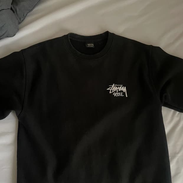 스투시 서울 맨투맨 블랙L