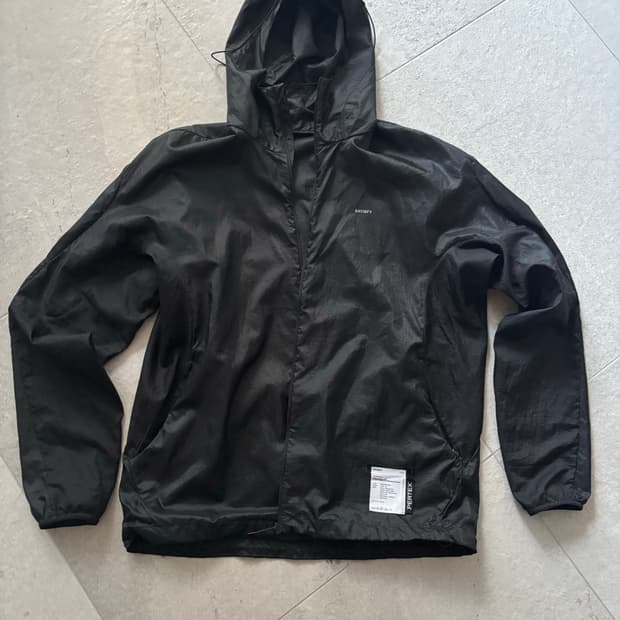 Satisfy pertex diamond windbreaker L사이즈