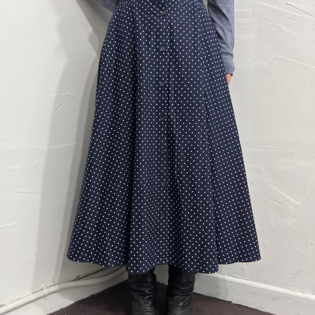 uniqlo dot button skirt