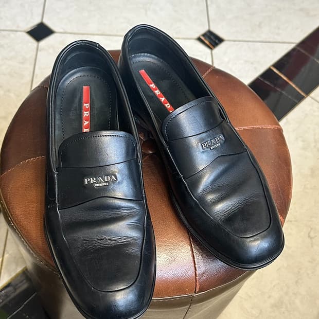 프라다 메탈로고 로퍼 7.5