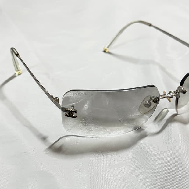 00‘s 샤넬 빈티지 무테 선글라스 