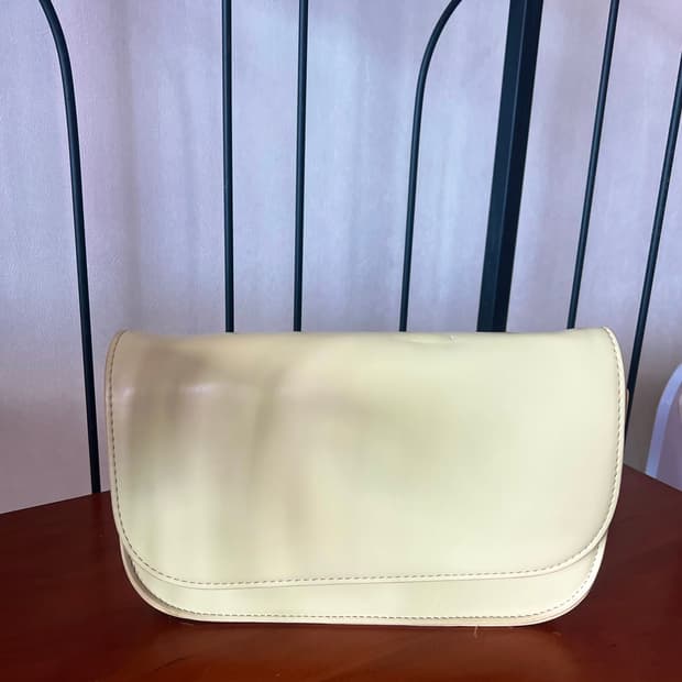 (단종) 에잇세컨즈 연노랑 아이보리 바게트백 버터백 숄더백 크로스백