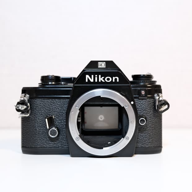 니콘 EM 빈티지 필름 카메라