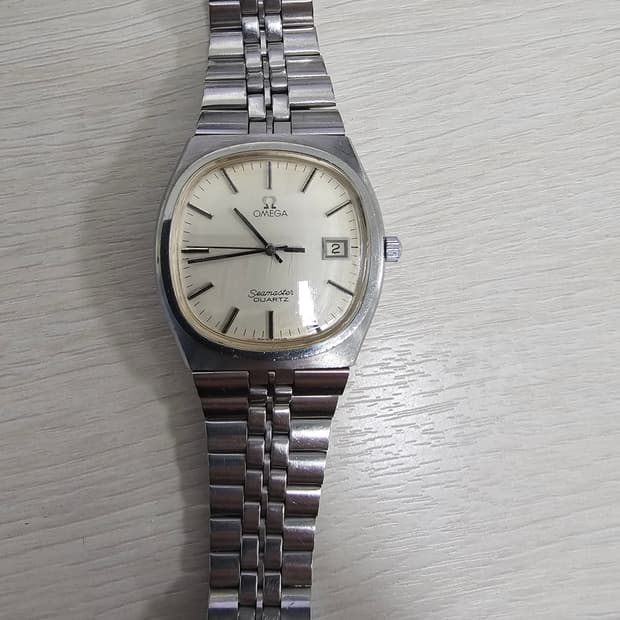 오메가 씨마스터 빈티지시계 팝니다. 쿼츠