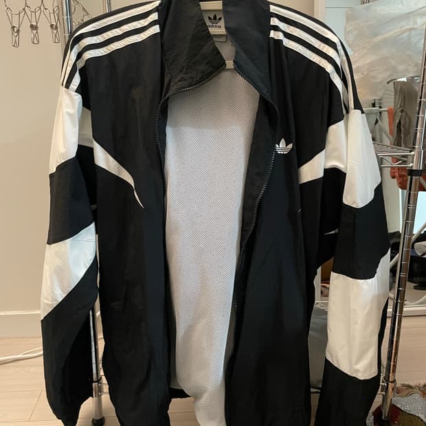 아디다스 바람막이