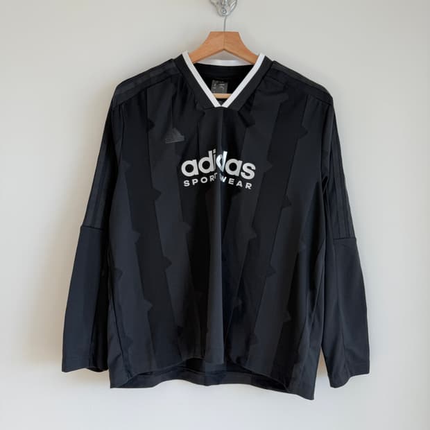 아디다스(adidas) 롱슬리브