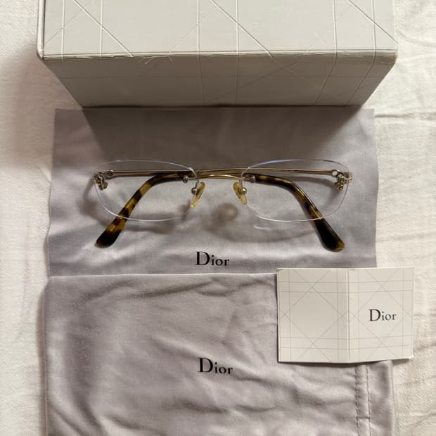 디올 골드프레임 무테 안경