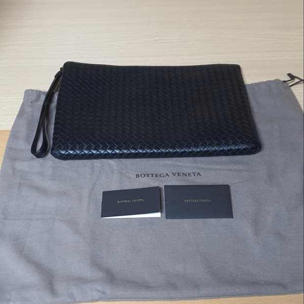 (미사용)보테가베네타 클러치/클러치백 라지 새상품급 정품(감정O)