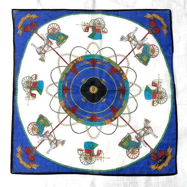 셀린느 그래픽 프린팅 쁘띠 스카프 손수건 새상품 정품