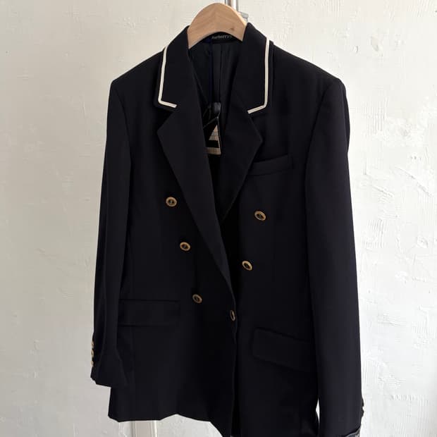 (새상품)Burberry 버버리 파이핑 금장 더블 브레스트 블레이저 자켓