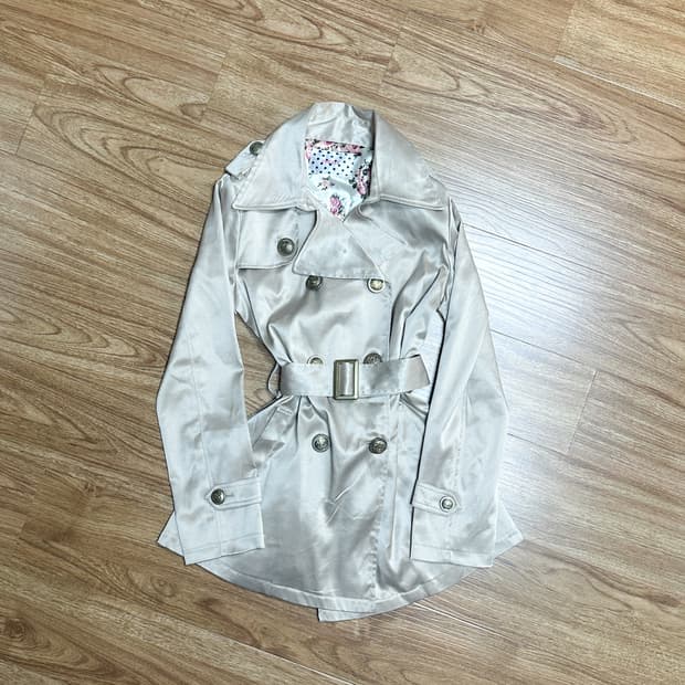 빈티지 라떼 금장 트렌치 코트 플라워 오네갸루 긱시크 리즈리사깔 로걀