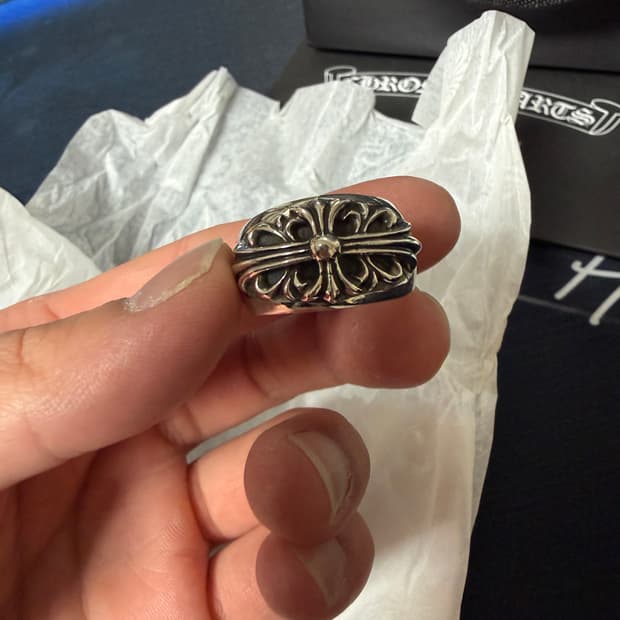 크롬하츠 플로랄 크로스링 새상품