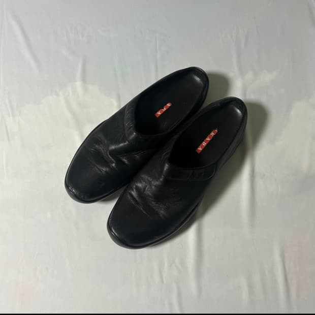 프라다 스포츠 슬립온 뮬 290