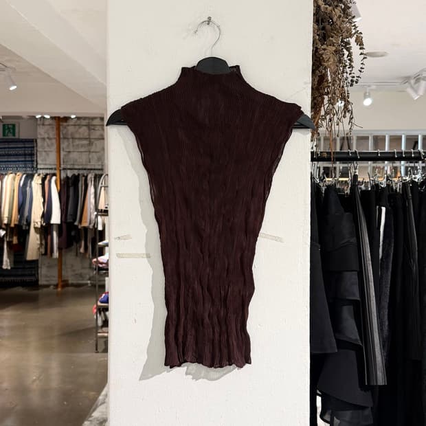 이세이 미야케 화이트라벨 브라운 링컬 슬리브리스 탑