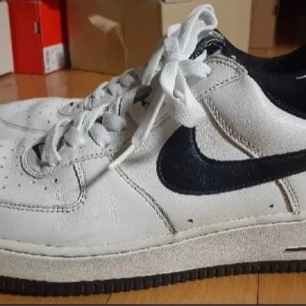 나이키 에어포스1 로우 흰검 반쭈글 2006년판 275