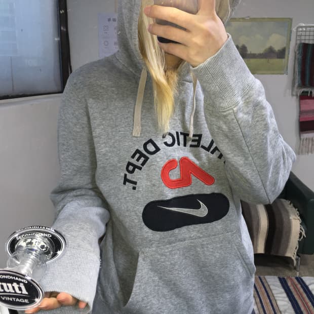 투티/0214 나이키 오리지널 애슬레틱 뎁트 스우시 후드티 기모