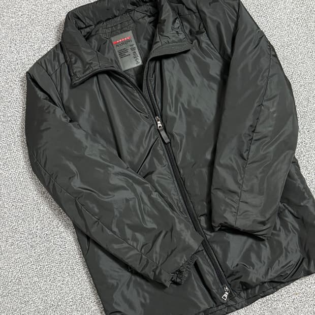 (정품)프라다 차콜 점퍼 50size