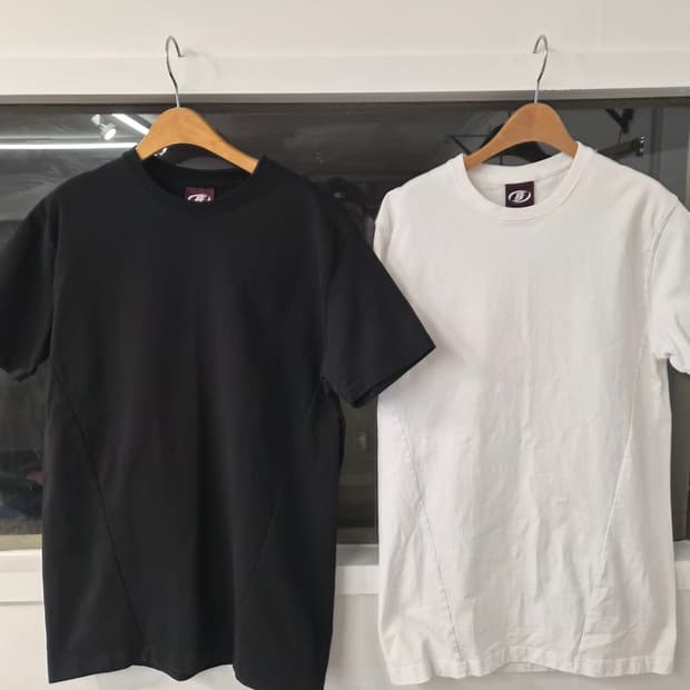 XL) BYSEC 바이젝 머슬핏 반팔 2장 팝니다