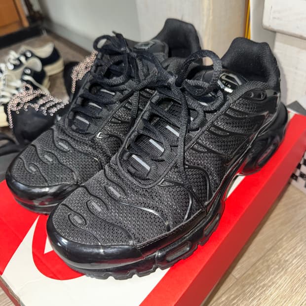 나이키 에어팩스 플러스 트리플 블랙 265