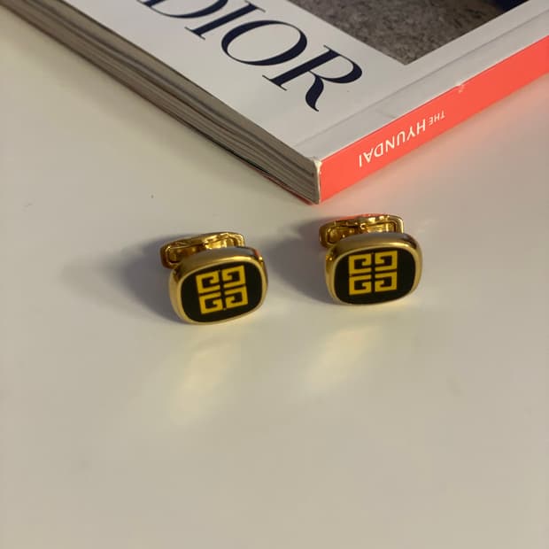 정품 지방시 커프스 이태리