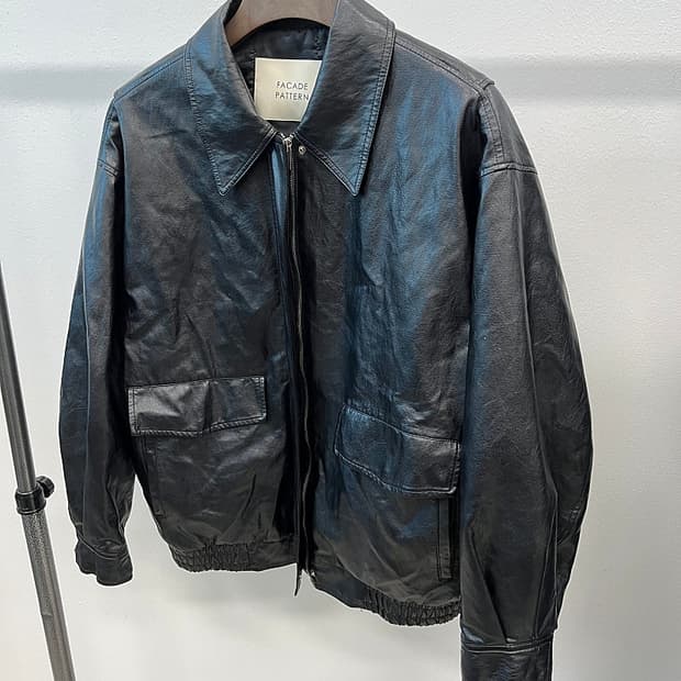 여) 파사드패턴 레더 오버 블루종자켓 