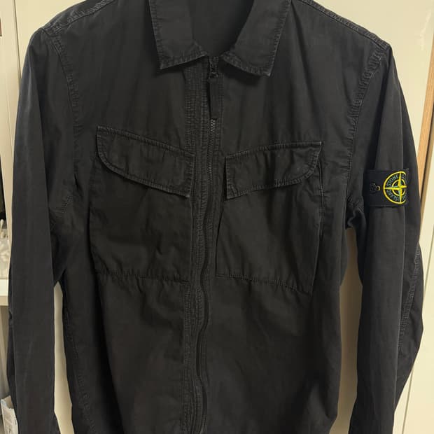 백화점판 새상품급 23ss 스톤아일랜드 셔츠자켓 블랙 L