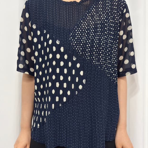 dot design blouse 