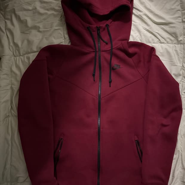 라이즈 소희 착용 버건디 테크팩