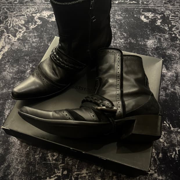 “5351 Pour Les Hommes” Archive Black Lea