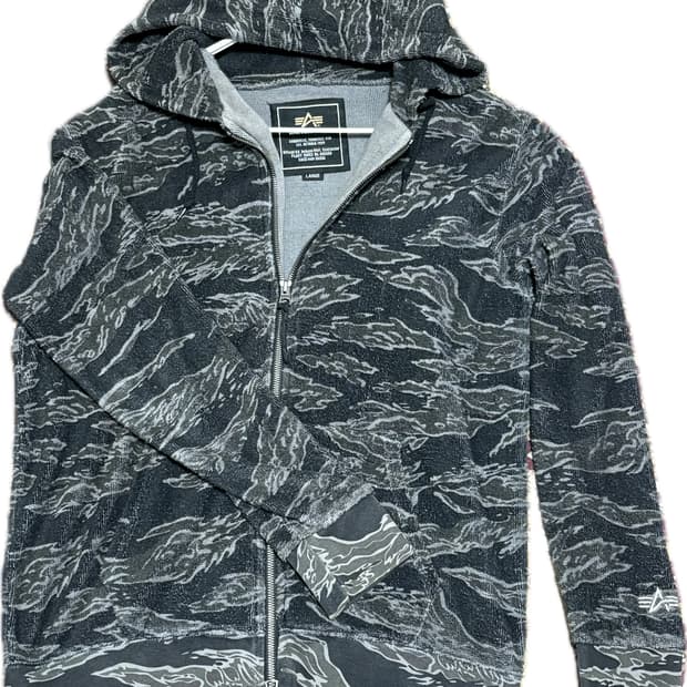 알파 인더스트리 카모 후드집업 L