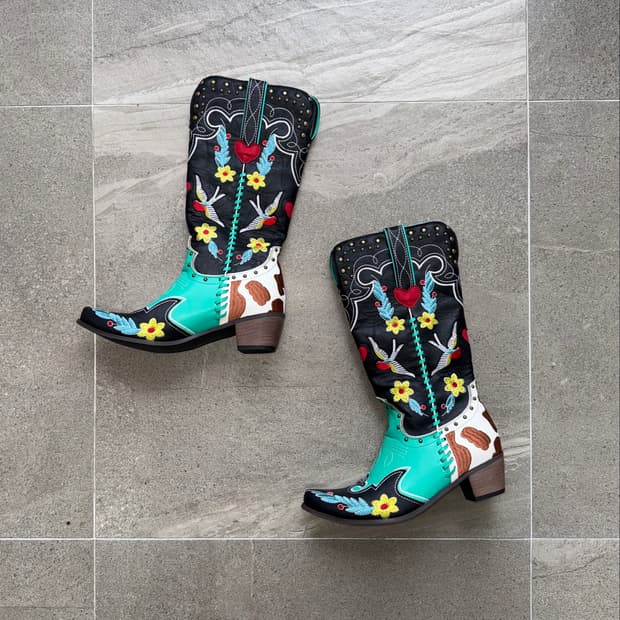 Mint oriental embroidered western boots