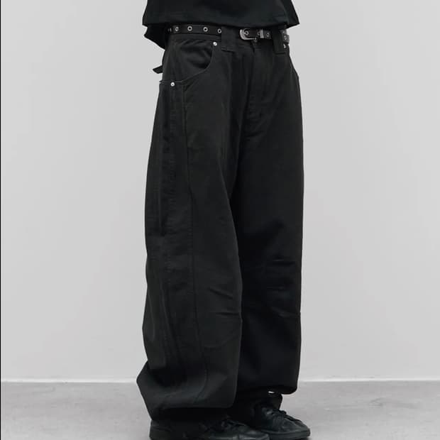 [1] Technical Curved Jeans
