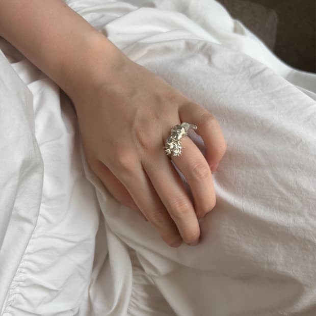 01 venus boots ring