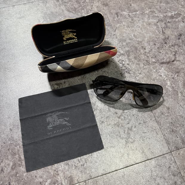 버버리 선글라스 풀박스