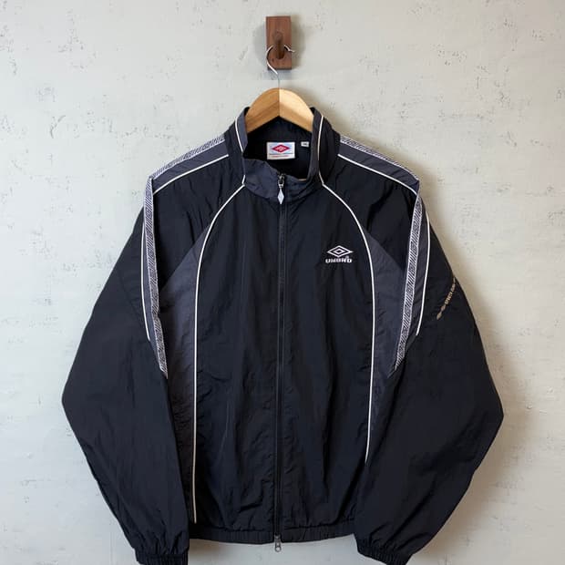 엄브로 신형 바람막이 블랙