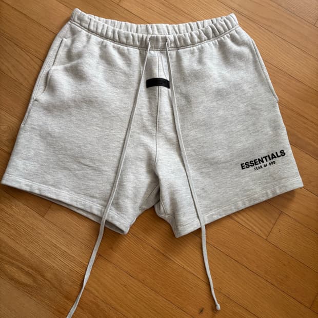 에센셜 더 코어 컬렉션 라이트오트밀 반바지 M