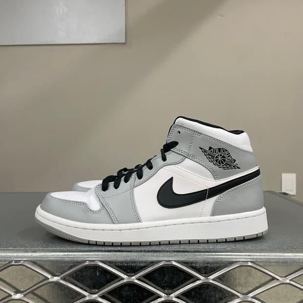 나이키 조던1 미드 라이트 스모크 그레이 270